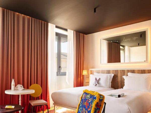 Mama Shelter Nice : photo 5 de la chambre chambre large mama lits jumeaux