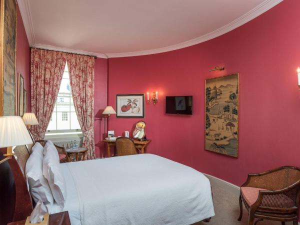 Dukes Bath : photo 4 de la chambre hébergement lit king-size confortable