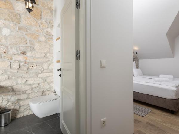 NEW - Casa Columba - 4 Star Luxury Rooms with Outdoor Pool & Private Garden : photo 9 de la chambre chambre double deluxe - vue sur mer