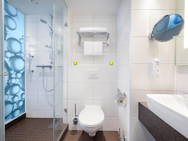 Holiday Inn Berlin City East Side, an IHG Hotel : photo 9 de la chambre chambre lits jumeaux standard