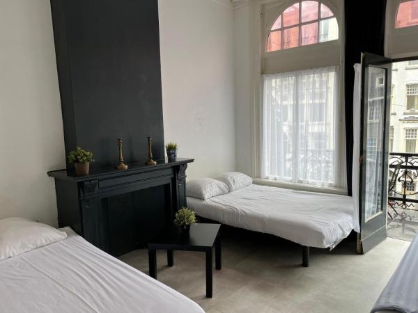 Hotel Galerij : photo 2 de la chambre chambre quadruple avec balcon