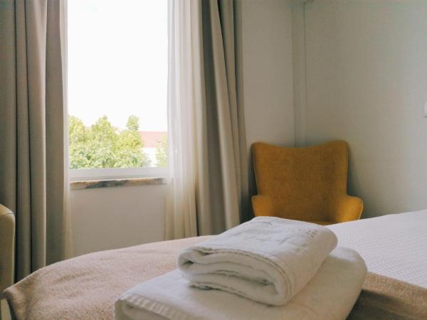 Coimbra Monumentais B&B : photo 8 de la chambre chambre lit king-size