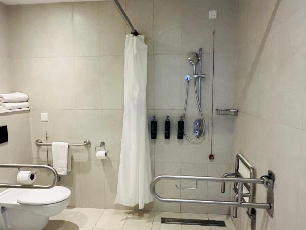 Hilton Garden Inn Casablanca Sud : photo 5 de la chambre chambre lit king-size - accessible aux personnes à mobilité réduite