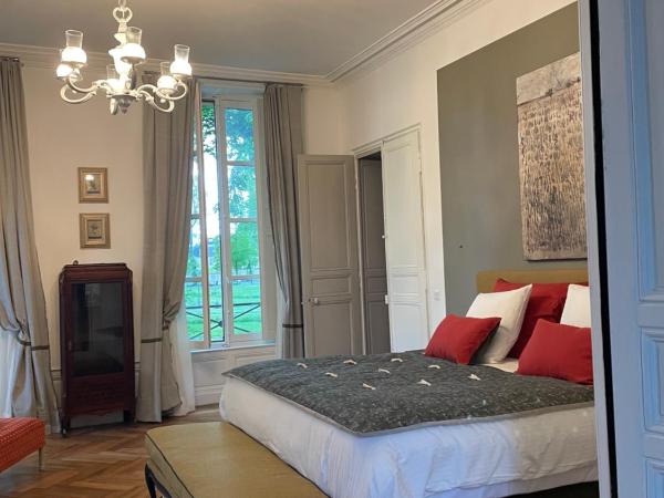 Le Mûrier de Bayeux : photo 2 de la chambre chambre deluxe (2 adultes + 1 enfant)