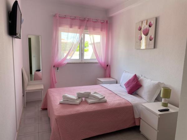 Stella di Mare - Alojamento Local : photo 5 de la chambre chambre double avec salle de bains commune