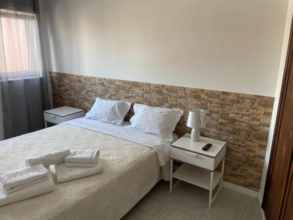 Stella di Mare - Alojamento Local : photo 5 de la chambre chambre double avec salle de bains commune