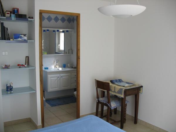 B&B La Cigaline : photo 6 de la chambre chambre double - vue sur jardin