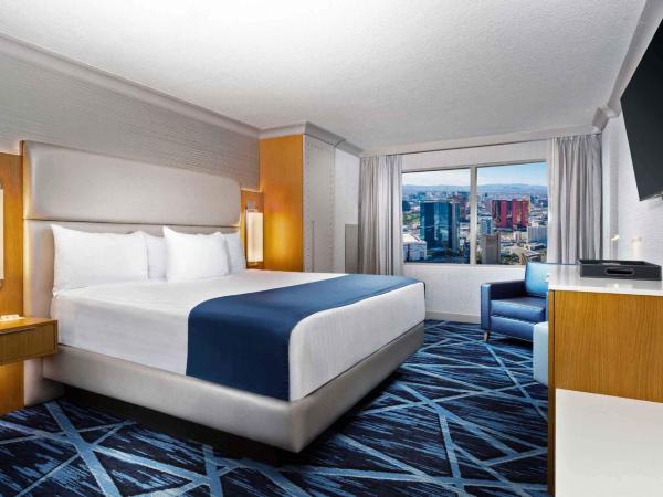 The STRAT Hotel, Casino & Tower : photo 3 de la chambre hébergement vegas tower récemment rénové (disponibilité limitée)