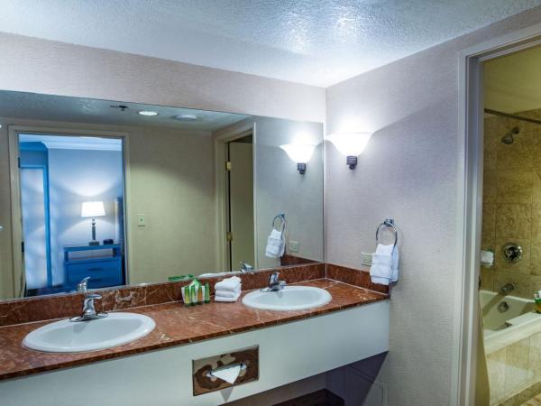 The STRAT Hotel, Casino & Tower : photo 1 de la chambre grande suite classique