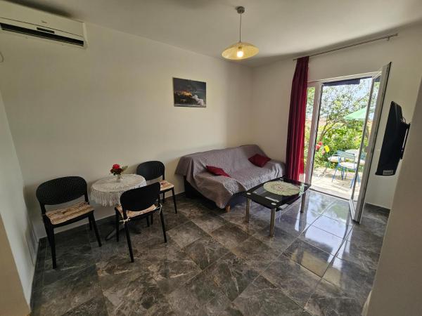 Dino and Jele Apartments : photo 8 de la chambre appartement avec terrasse