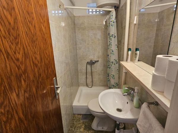 Dino and Jele Apartments : photo 1 de la chambre chambre double - vue sur jardin