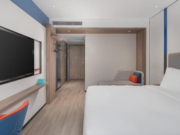 Holiday Inn Express Qingdao Shibei, an IHG Hotel : photo 4 de la chambre chambre lit king-size standard - accessible aux personnes à mobilité réduite