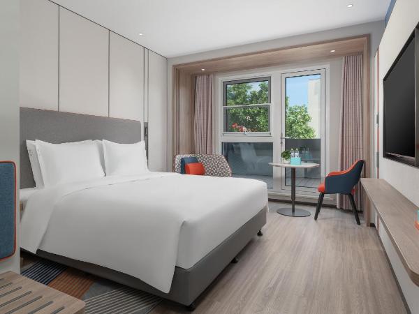 Holiday Inn Express Qingdao Shibei, an IHG Hotel : photo 5 de la chambre chambre king standard avec balcon