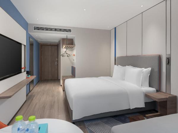 Holiday Inn Express Qingdao Shibei, an IHG Hotel : photo 4 de la chambre chambre king standard avec balcon