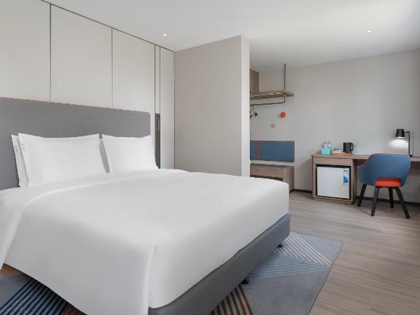 Holiday Inn Express Qingdao Shibei, an IHG Hotel : photo 4 de la chambre standard king room with extra floor space