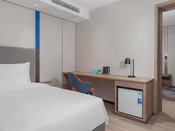 Holiday Inn Express Qingdao Shibei, an IHG Hotel : photo 4 de la chambre 1 king and 1 double standard