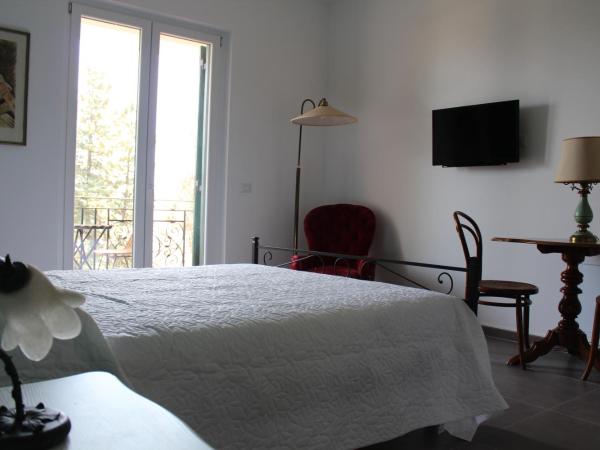 Villa Rubino Casa Vacanze Mondello : photo 9 de la chambre chambre quadruple - vue sur mer