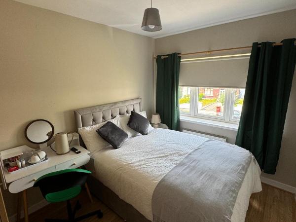 Maya's Lodge : photo 5 de la chambre chambre double avec salle de bains commune