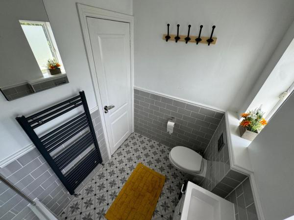 Maya's Lodge : photo 6 de la chambre chambre double avec salle de bains commune