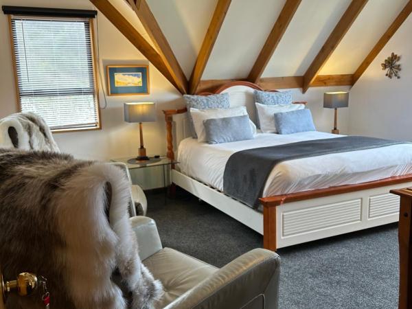 The Embassy B&B : photo 6 de la chambre king room with mountain view and en suite