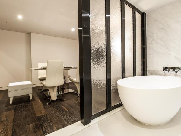 SR Hotel Sadang : photo 4 de la chambre grand duplex suite with dining ( b3 floor )