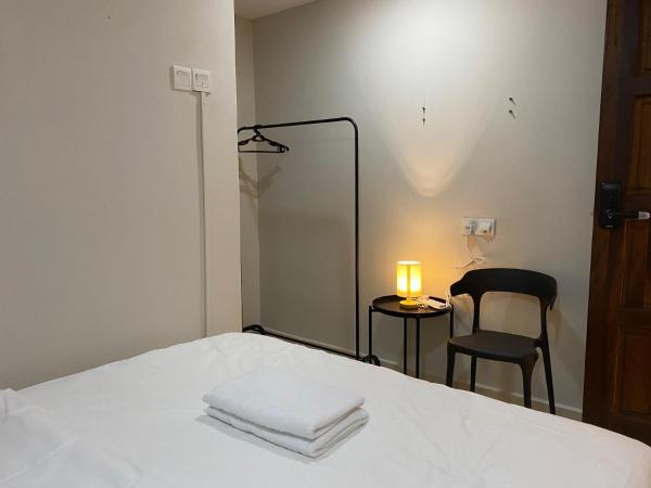 Aayu Muntri : photo 5 de la chambre chambre double avec salle de bains privative