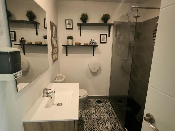 Feel Hostels Soho Malaga : photo 2 de la chambre lit dans dortoir mixte de 6 lits