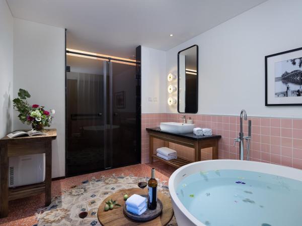 Peking Yard Boutique Hotel : photo 3 de la chambre chambre double deluxe avec baignoire