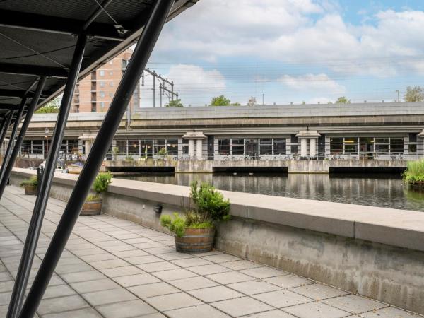 YAYS Amsterdam Prince Island by Numa : photo 6 de la chambre appartement 2 chambres confort avec terrasse commune (4 adultes + 2 enfants)