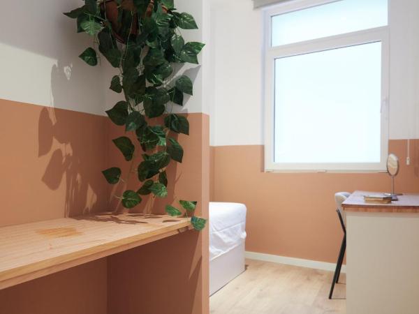 Ola Living Hostal Tetuan : photo 6 de la chambre chambre double