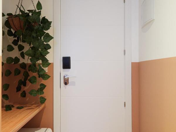 Ola Living Hostal Tetuan : photo 9 de la chambre chambre double