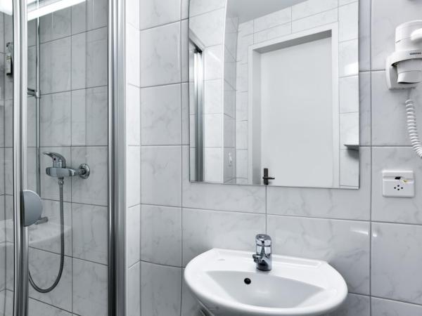 Hotel Bellevue Kriens : photo 4 de la chambre chambre double