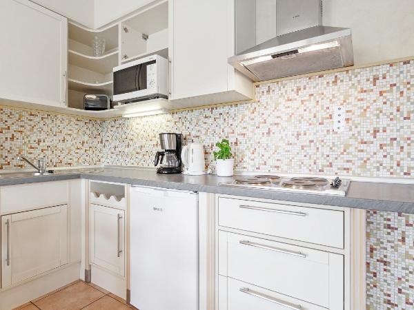 Résidence les Tourelles : photo 5 de la chambre studio lit queen-size