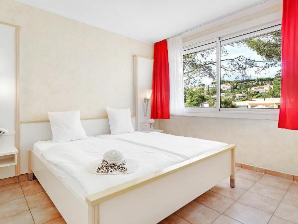 Résidence les Tourelles : photo 2 de la chambre studio lit queen-size