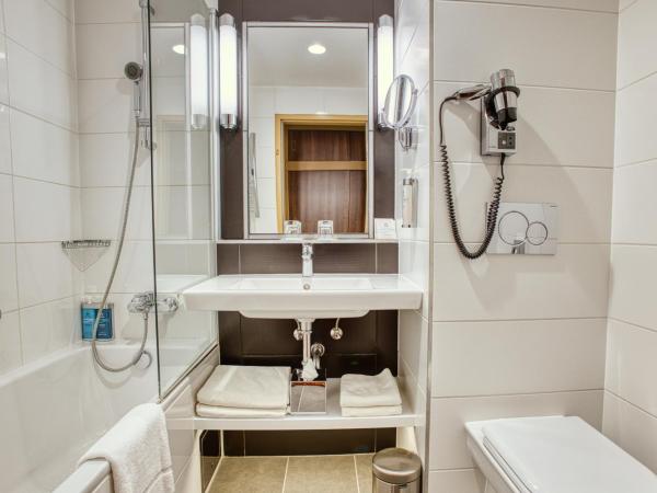 Ensana Grand Margaret Island : photo 7 de la chambre chambre lits jumeaux deluxe avec accès au centre de bien-Être et à la salle de sport