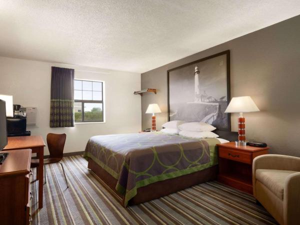 Super 8 by Wyndham Colorado Springs/Afa Area : photo 3 de la chambre chambre lit king-size - non-fumeurs