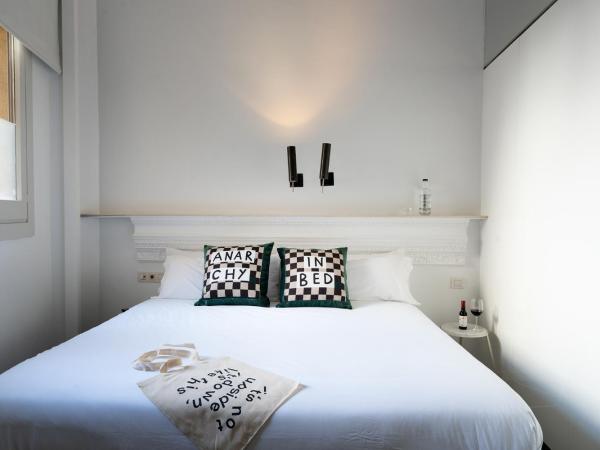 Chic & Basic Born Boutique Hotel : photo 5 de la chambre petite chambre double