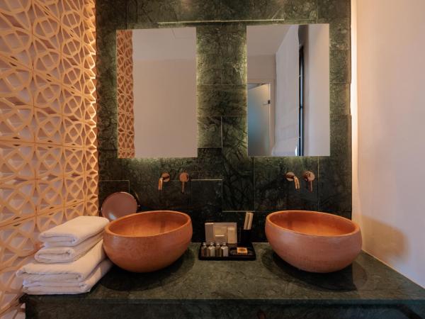 Asty Mykonos Hotel & Spa - World of One Hotel Group : photo 9 de la chambre chambre double supérieure avec piscine privée