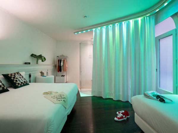 Chic & Basic Born Boutique Hotel : photo 2 de la chambre chambre triple