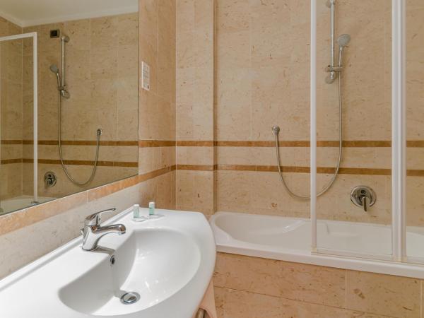 B&B Hotel Pisa : photo 4 de la chambre chambre triple classique