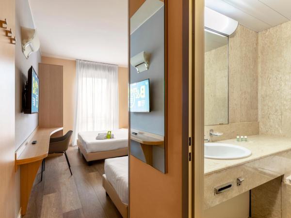 B&B Hotel Milano Portello : photo 2 de la chambre chambre triple