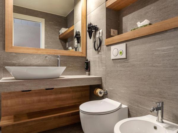 B&B Hotel Milano Portello : photo 5 de la chambre chambre lits jumeaux confort