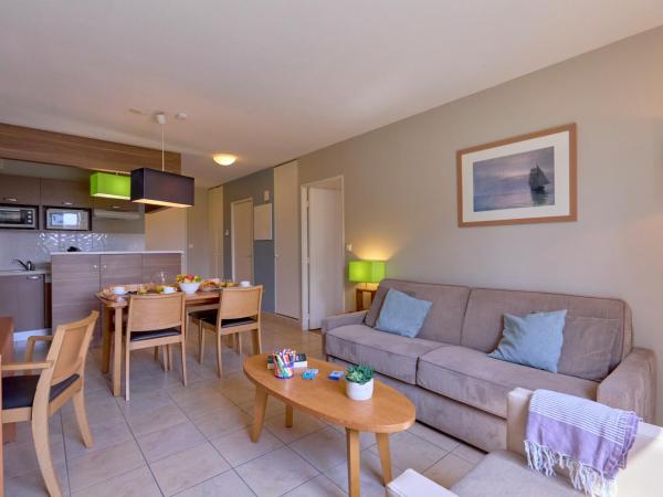 Residence Reine Marine : photo 1 de la chambre appartement 1 chambre (4 adultes) avec vue partielle sur la mer