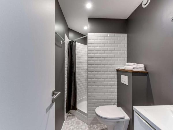 Brit Hotel Saint-Nazaire Centre : photo 2 de la chambre chambres communicantes