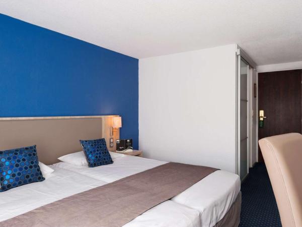 Brit Hôtel De L'océan : photo 1 de la chambre chambre double ou lits jumeaux - vue sur ville