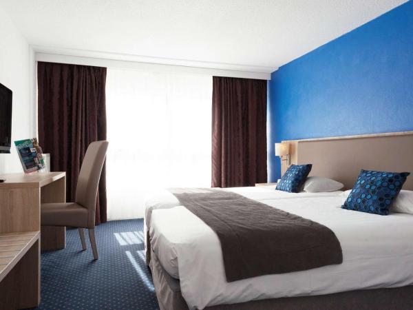 Brit Hôtel De L'océan : photo 2 de la chambre chambre double ou lits jumeaux - vue sur ville