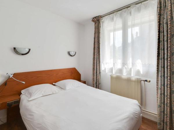 Brit Hotel Notre Dame : photo 3 de la chambre chambre double avec douche