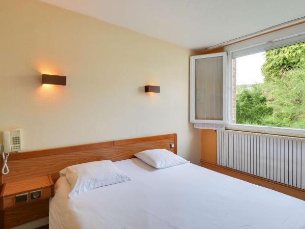 Brit Hotel Notre Dame : photo 5 de la chambre chambre double avec douche