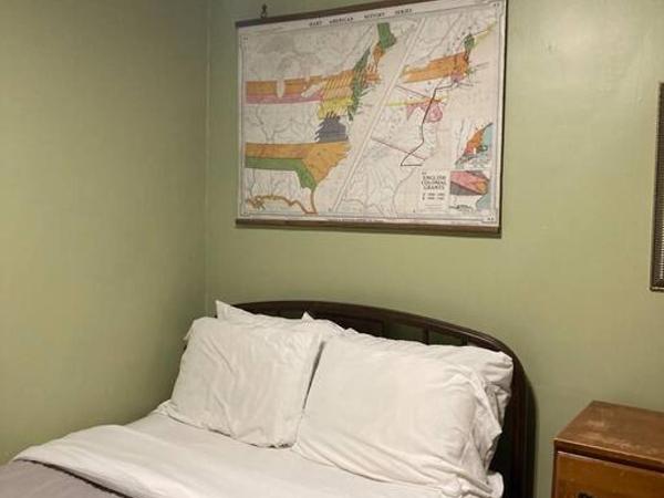 Private room with full size bed in Lakeview - 3C : photo 2 de la chambre chambre double standard