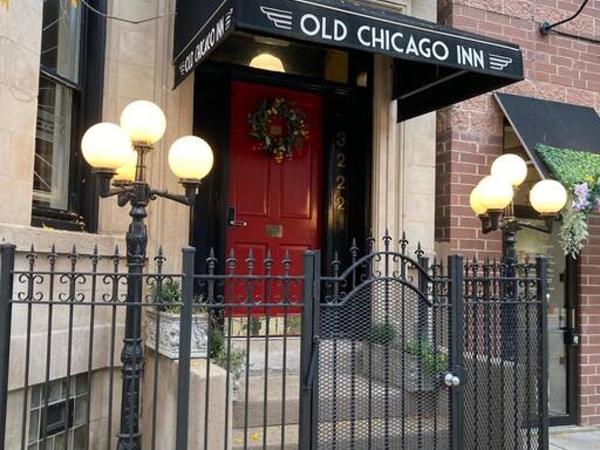 Private room with full size bed in Lakeview - 3C : photo 6 de la chambre chambre double standard